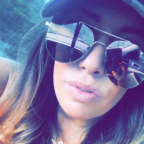 Meet your Posher, Heidi - Picture 1 of 1